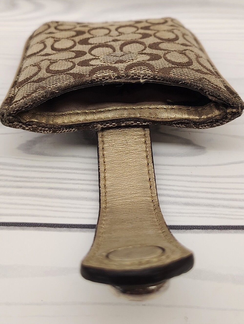 Coach Brown Signature Canvas Card Holder w/ Gold Trim - Picture 11 of 13